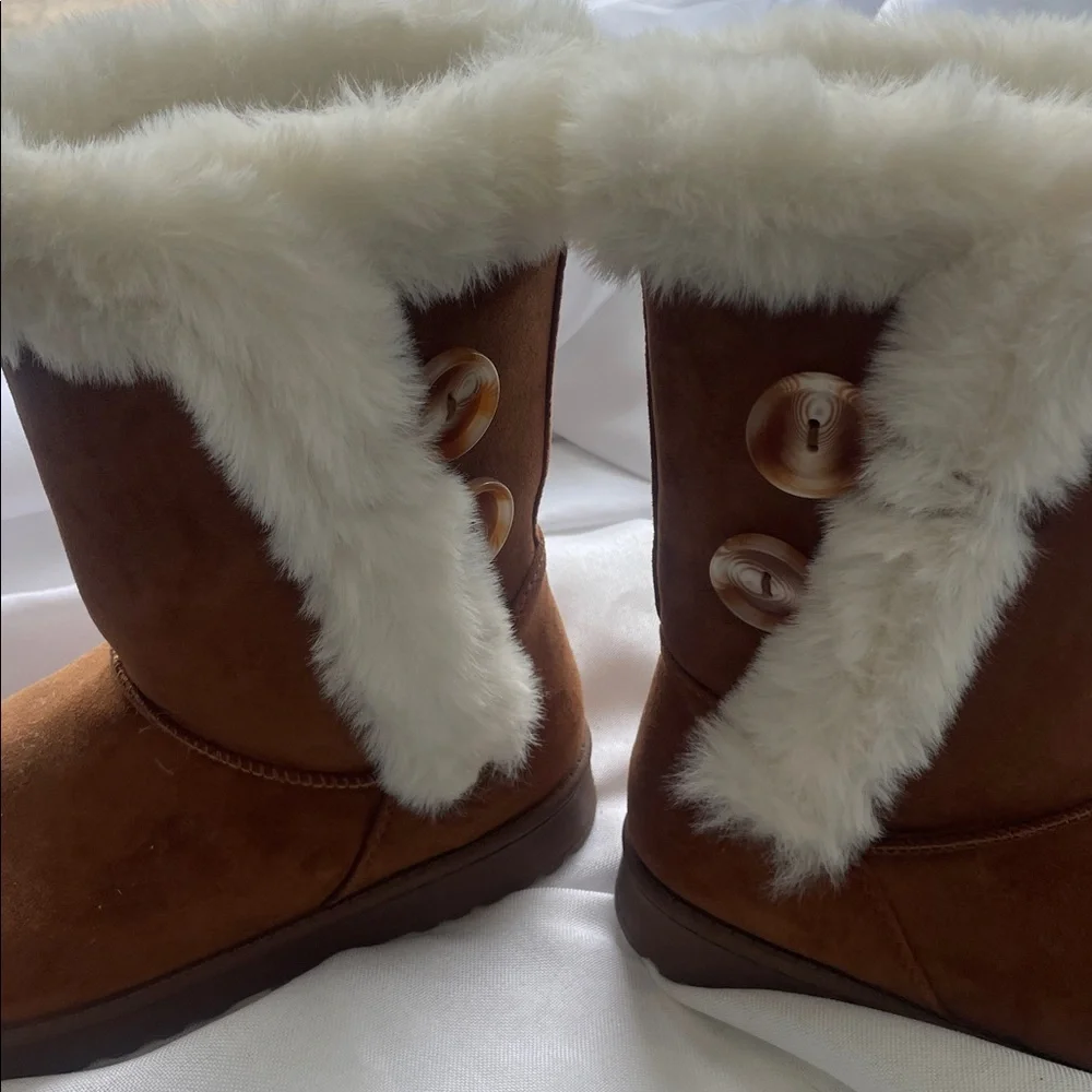 Tan Shearling-Lined Winter Boots - Picture 8 of 14
